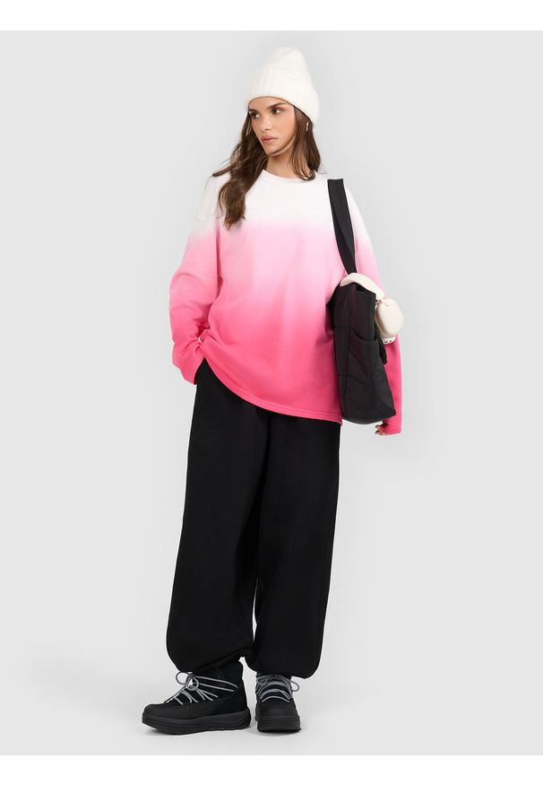 4f - 4F Bluza dresowa nierozpinana bez kaptura damska - różowa L. Typ kołnierza: bez kaptura. Kolor: różowy. Materiał: dresówka