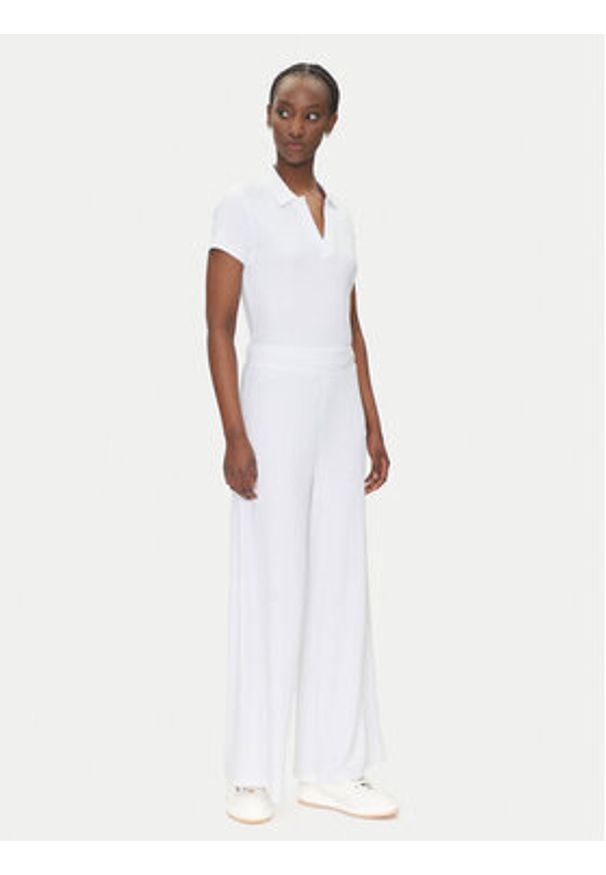 EA7 Emporio Armani Spodnie materiałowe 7W000165 AF12654 U0002 Biały Regular Fit. Kolor: biały. Materiał: wiskoza