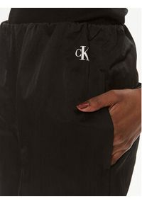 Calvin Klein Jeans Spodnie materiałowe Soft Crinkle J20J223122 Czarny Relaxed Fit. Kolor: czarny. Materiał: syntetyk #2