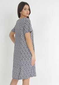 Born2be - Granatowa Sukienka Mini w Drobne Kwiaty Eudolla. Kolor: niebieski. Długość rękawa: krótki rękaw. Wzór: kwiaty. Długość: mini #4