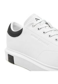 Armani Exchange Sneakersy XUX123 XV534 K488 Biały. Kolor: biały. Materiał: skóra