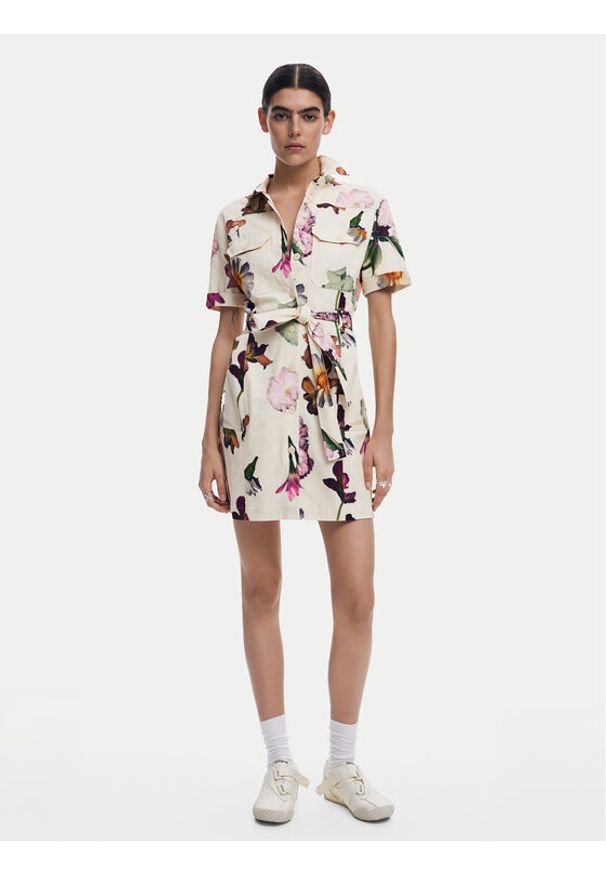 Desigual Sukienka koszulowa Monicawhite 25SWVW13 Écru Regular Fit. Materiał: bawełna. Typ sukienki: koszulowe