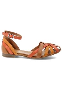 Sandały damskie Maciejka, cholewka ze skóry naturalnej licowej pasek wokół kostki z regulacją na klamrę, pomarańczowe, P7539-18/00-1. Zapięcie: klamry. Kolor: pomarańczowy. Materiał: skóra #4