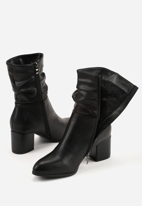 Born2be - Czarne Botki Vices na Słupku z Marszczoną Cholewką Ativitte. Kolor: czarny. Szerokość cholewki: normalna. Sezon: zima, jesień. Obcas: na słupku. Styl: wizytowy, elegancki. Wysokość obcasa: średni