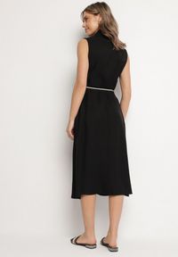 Born2be - Czarna Koszulowa Sukienka z Wiskozy o Rozkoszowanym Kroju Wiązaniem z Frędzlami Zenbia. Okazja: na co dzień. Typ kołnierza: kołnierzyk klasyczny. Kolor: czarny. Materiał: wiskoza. Typ sukienki: koszulowe. Styl: klasyczny, casual, elegancki #3