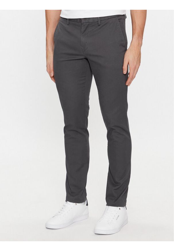 TOMMY HILFIGER - Tommy Hilfiger Chinosy Core Bleecker MW0MW28883 Szary Slim Fit. Kolor: szary. Materiał: bawełna