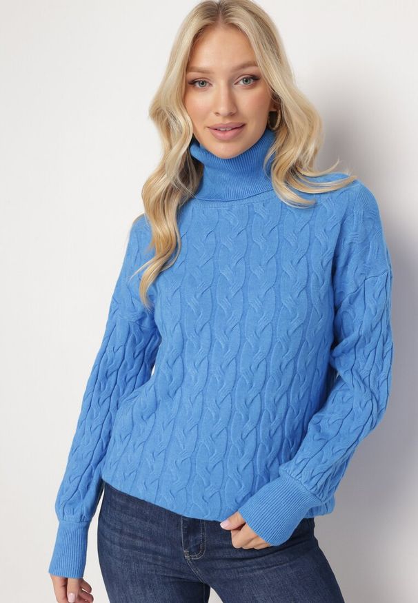 Born2be - Niebieski Sweter z Golfem w Warkoczowy Splot ze Ściągaczami Maraiwai. Typ kołnierza: golf. Kolor: niebieski. Wzór: ze splotem. Sezon: jesień