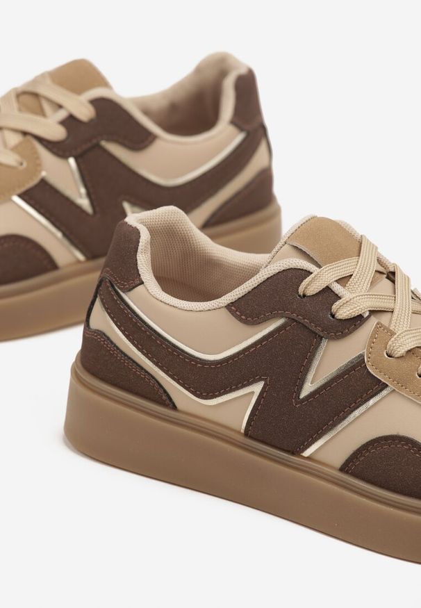 Born2be - Brązowe Sneakersy z Geometrycznym Wzorem Nariale. Okazja: na co dzień. Kolor: brązowy. Materiał: jeans. Wzór: geometria