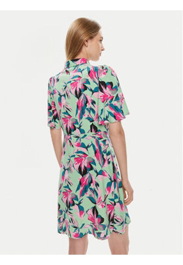 YAS Sukienka koszulowa Savanna 26029347 Zielony Regular Fit. Kolor: zielony. Materiał: wiskoza. Typ sukienki: koszulowe