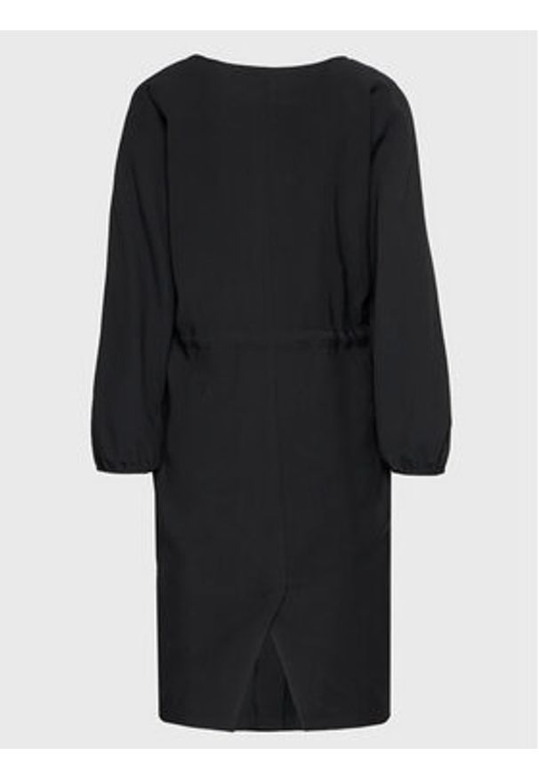 Tatuum Sukienka codzienna Konti T2221.194 Czarny Regular Fit. Okazja: na co dzień. Kolor: czarny. Materiał: wiskoza. Typ sukienki: proste. Styl: casual