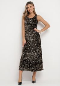 Born2be - Brązowa Sukienka Maxi w Cekiny Jukrana. Kolor: brązowy. Długość rękawa: na ramiączkach. Typ sukienki: rozkloszowane. Długość: maxi #1