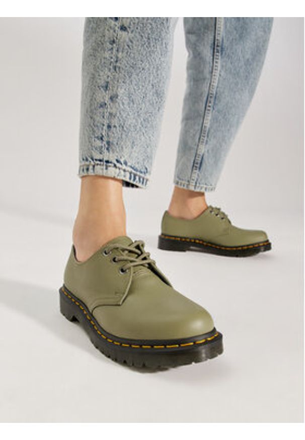 Dr. Martens Glany 1461 Virginia 31696357 Khaki. Kolor: brązowy. Materiał: skóra