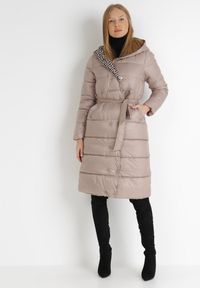 Born2be - Beżowa Kurtka Eidon. Okazja: na co dzień. Kolor: beżowy. Długość: długie. Wzór: geometria, aplikacja. Sezon: zima. Styl: casual, elegancki #6