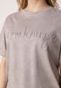 Born2be - Szary Bawełniany T-shirt Oversize z Haftowanym Napisem z Cekinami Aewai. Okazja: na co dzień. Kolor: szary. Materiał: bawełna. Wzór: napisy, haft. Styl: elegancki, casual #5