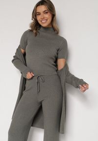 Born2be - Ciemnozielony Dzianinowy Komplet z Wiskozą Spodnie Bluzka z Półgolfem i Kardigan Vetisena. Kolor: zielony. Materiał: wiskoza, dzianina #3