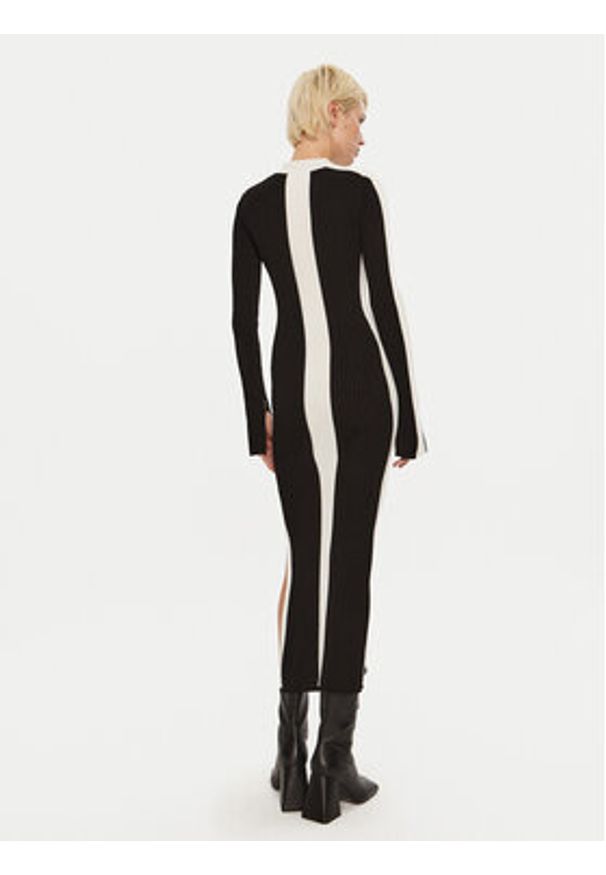 Patrizia Pepe Sukienka dzianinowa 8A1338 K9J5 Écru Regular Fit. Kolor: czarny. Materiał: wełna