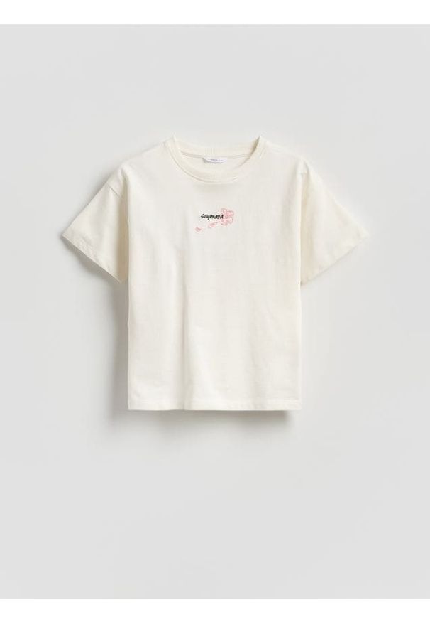 Reserved - T-shirt z nadrukiem na plecach - złamana biel. Materiał: bawełna. Wzór: nadruk