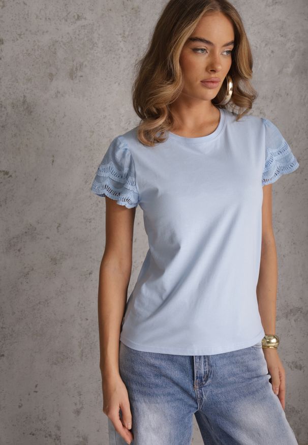 Renee - Niebieski T-shirt z Bawełny z Rękawami z Koronki Hycis. Kolor: niebieski. Materiał: bawełna, koronka. Wzór: koronka