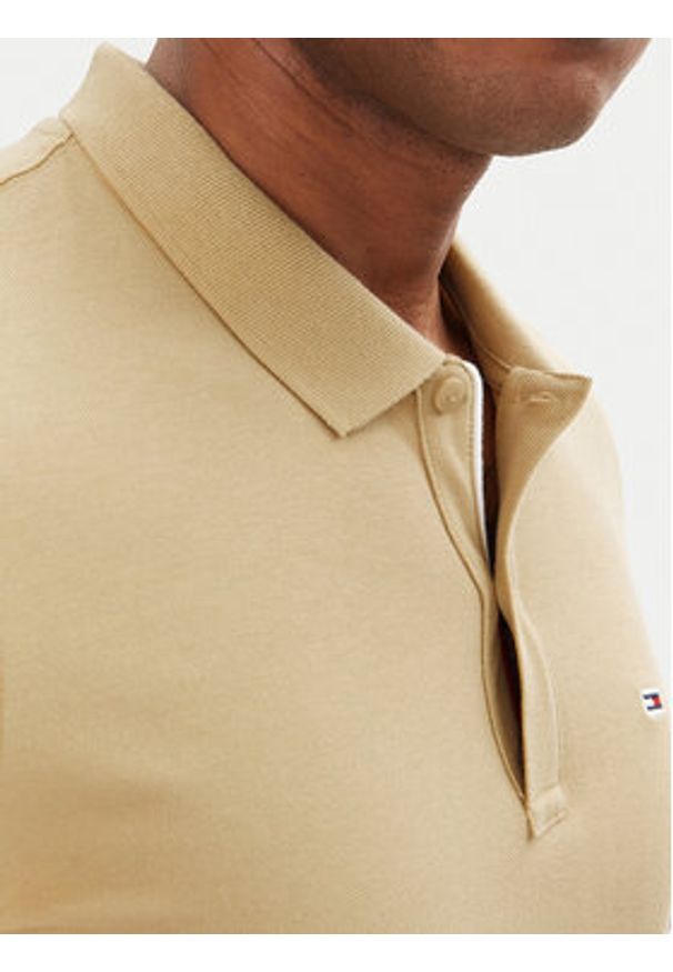 Tommy Jeans Polo DM0DM20676 Beżowy Slim Fit. Typ kołnierza: polo. Kolor: beżowy. Materiał: bawełna