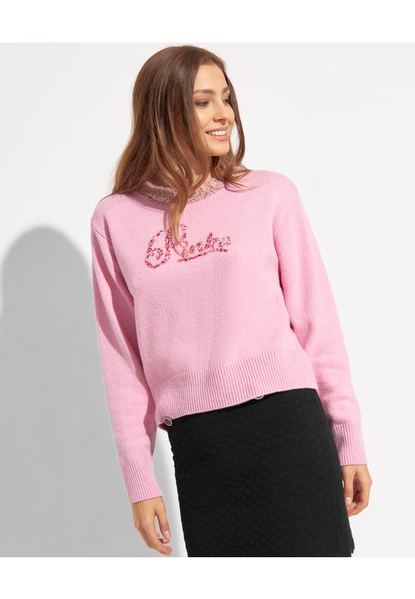 Pinko - PINKO - Różowy sweter z kolorową aplikacją Moscato. Kolor: różowy, wielokolorowy, fioletowy. Materiał: wełna, dzianina. Długość rękawa: długi rękaw. Długość: długie. Wzór: aplikacja, kolorowy