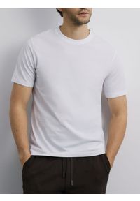 Reserved - Bawełniany t-shirt regular - biały. Kolor: biały. Materiał: bawełna #1