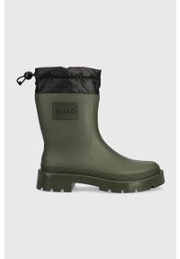 Hugo - HUGO kalosze Jin damskie kolor zielony 50503847. Nosek buta: okrągły. Kolor: zielony. Materiał: guma. Szerokość cholewki: normalna #1