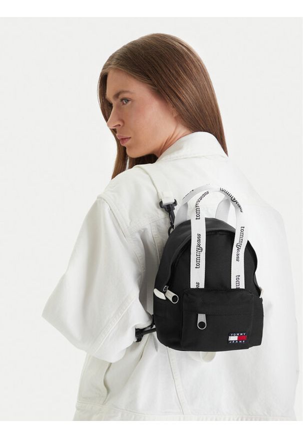 Tommy Jeans Plecak Tjw ESS Daily Mini Backpack AW0AW18581 Czarny. Kolor: czarny. Materiał: materiał