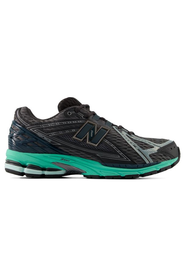 Buty unisex New Balance U19068O6 – czarne. Kolor: czarny. Materiał: włókno, syntetyk, materiał, poliester, guma, puch. Szerokość cholewki: normalna. Technologia: Primaloft. Sport: turystyka piesza