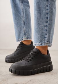 Born2be - Czarne Sneakersy VICES na Grubej Tłoczonej Podeszwie z Perforacją Diomerine. Okazja: na co dzień. Kolor: czarny. Materiał: dzianina, dresówka #1
