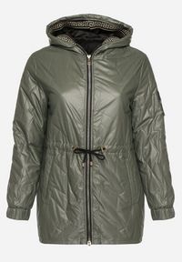 Born2be - Jasnozielona Kurtka Pikowana Parka z Nieodpinanym Kapturem Oferra. Kolekcja: plus size. Kolor: zielony