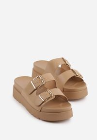 Born2be - Ciemnobeżowe Klapki na Grubej Podeszwie z Dwoma Klamrami Xenienne. Okazja: na co dzień. Kolor: beżowy. Materiał: jeans. Wzór: ażurowy. Styl: casual, klasyczny #8