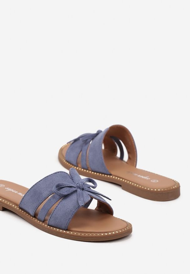 Born2be - Niebieskie Klapki z Wycięciami i Kokardą Tulfitis. Okazja: na co dzień. Kolor: niebieski. Materiał: jeans. Sezon: lato. Obcas: na obcasie. Styl: casual. Wysokość obcasa: niski