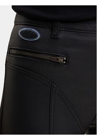 Desigual Spodnie z imitacji skóry Oslo 24SWPW26 Czarny Slim Fit. Kolor: czarny. Materiał: skóra #6
