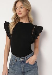 Born2be - Czarna Bluzka z Falbanami i Ażurowym Wzorem Izemira. Okazja: na co dzień. Kolor: czarny. Materiał: jeans. Wzór: ażurowy. Styl: klasyczny, elegancki, casual