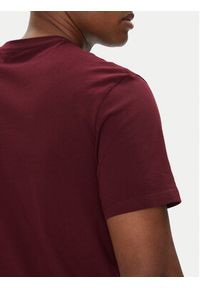 Calvin Klein Jeans T-Shirt LV040HM265 Bordowy Regular Fit. Kolor: czerwony. Materiał: bawełna