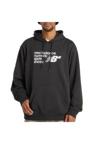 Bluza męska New Balance MT51954BK - czarna. Okazja: na co dzień. Typ kołnierza: kaptur. Kolor: czarny. Materiał: bawełna, poliester, prążkowany. Styl: casual #1