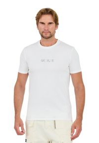 Guess - GUESS Biały męski t-shirt bawełniany z haftowanym logo, Rozmiar L. Kolor: biały. Materiał: bawełna. Wzór: haft