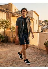 Sinsay - Bawełniana koszula z krótkim rękawem - szary. Kolor: szary. Materiał: bawełna. Długość rękawa: krótki rękaw. Długość: krótkie #1