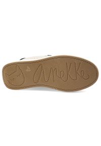 Sneakersy damskie Anekke, na grubej platformie z napisami i wzorami z okrągłym noskiem i sznurowane, białe, 41380-429-Roma-413. Okazja: na co dzień. Nosek buta: okrągły. Zapięcie: sznurówki. Kolor: biały. Wzór: napisy. Obcas: na platformie. Styl: casual, sportowy #5