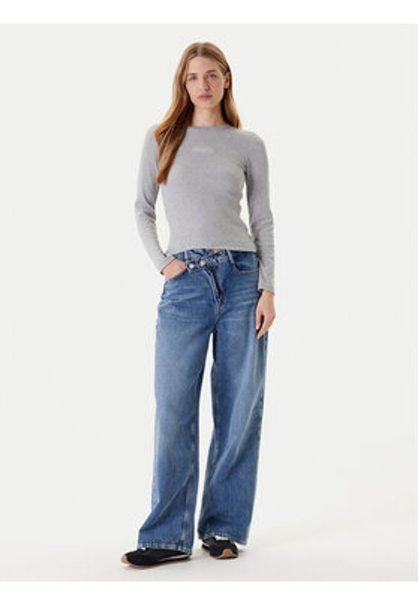 Guess Jeans Bluzka W5YP38 KA0H1 Szary Slim Fit. Kolor: szary. Materiał: bawełna