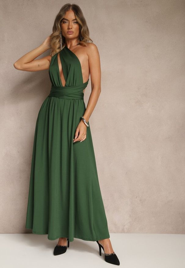 Renee - Ciemnozielona Sukienka Koktajlowa Multiway z Wiskozą Wiązana na Szyi Lilovea. Okazja: na imprezę. Typ kołnierza: dekolt w kształcie V. Kolor: zielony. Materiał: wiskoza. Typ sukienki: rozkloszowane. Styl: wizytowy