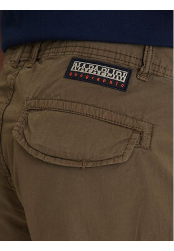 Napapijri Szorty materiałowe Noto 2.0 NP0A4HOQ Zielony Regular Fit. Kolor: zielony. Materiał: bawełna