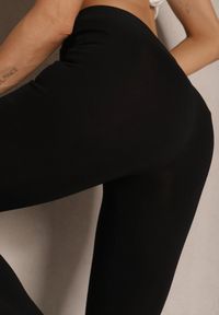 Renee - Czarne Spodnie Dresowe z Bawełną Typu Skinny High Waist Halaviela. Okazja: na co dzień. Stan: podwyższony. Kolor: czarny. Materiał: bawełna, dresówka. Styl: casual