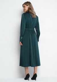 Born2be - Zielona Rozkloszowana Sukienka o Koszulowym Kroju z Imitacją Kieszeni i Gumką w Talii Rizza. Okazja: na co dzień. Kolor: zielony. Typ sukienki: koszulowe. Styl: casual, klasyczny, elegancki, wizytowy #5