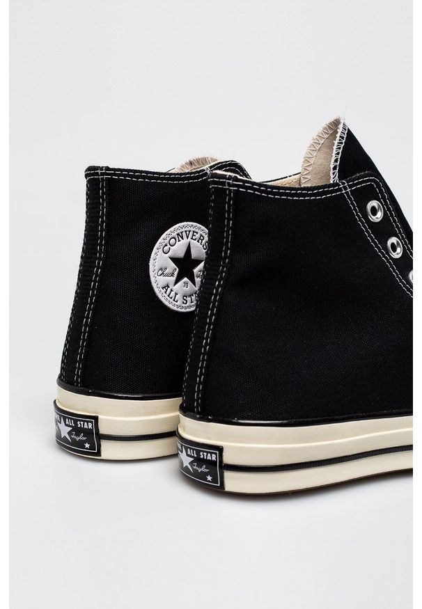 Converse - Trampki. Nosek buta: okrągły. Zapięcie: sznurówki. Kolor: czarny. Materiał: guma. Szerokość cholewki: normalna