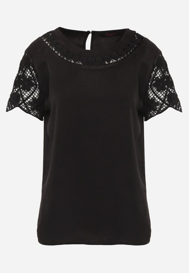 Born2be - Czarna Bluzka Ozdobiona Ażurowymi Rękawkami Kelnila. Okazja: do pracy, na co dzień. Kolor: czarny. Materiał: jeans. Długość rękawa: krótki rękaw. Długość: długie. Wzór: aplikacja, ażurowy. Styl: elegancki, klasyczny, casual