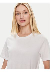 only - ONLY T-Shirt 15270390 Biały Regular Fit. Kolor: biały. Materiał: bawełna