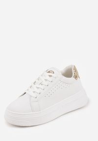 Renee - Biało-Złote Sneakersy VICES Ozdobione Gwiazdą i Błyszczącą Wstawką Oranatta. Okazja: na co dzień. Kolor: biały. Materiał: jeans. Wzór: aplikacja #5