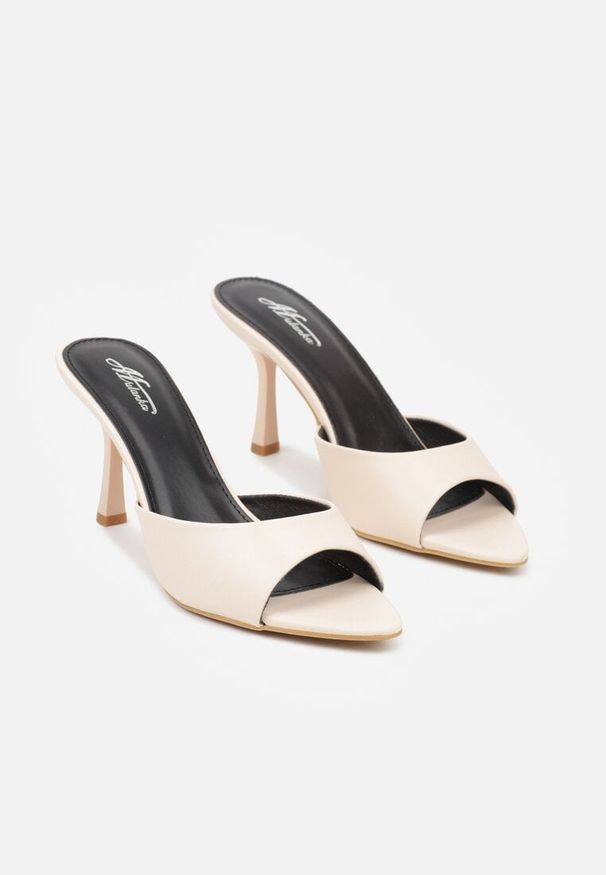 Renee - Beżowe Klapki na Szpilce ze Szpiczastym Odkrytym Noskiem Sewnila. Nosek buta: szpiczasty. Kolor: beżowy. Materiał: jeans, koronka. Obcas: na szpilce. Styl: wizytowy, elegancki