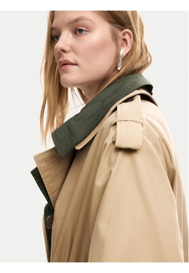 Desigual Trencz Chaq Polo 26SWEW12 Brązowy Regular Fit. Typ kołnierza: polo. Kolor: brązowy. Materiał: bawełna